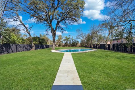 319 E Terra Alta San Antonio TX 78209