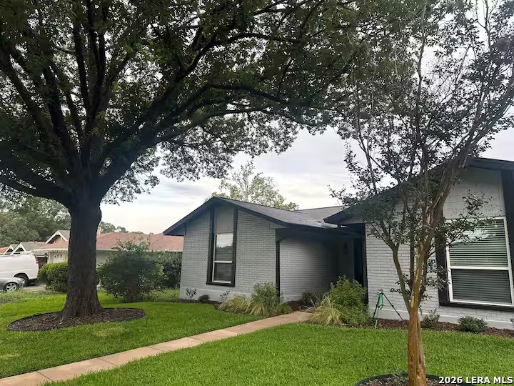 121 Andorra Drive Universal City TX 78148