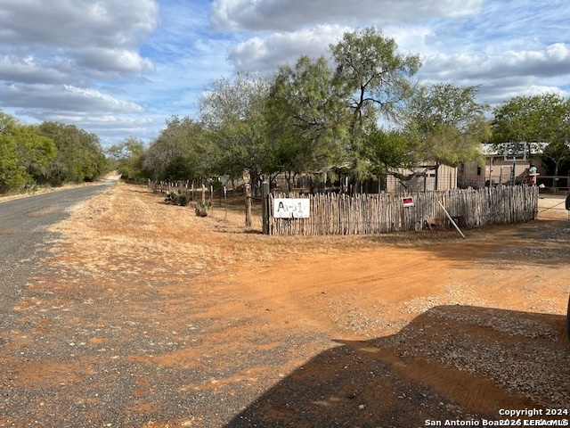 326 W Pr 324 Jourdanton TX 78026