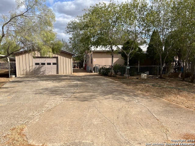 326 W Pr 324 Jourdanton TX 78026