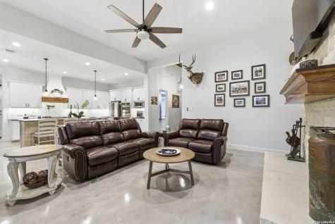 712 Live Oak Ridge Road Bulverde TX 78163