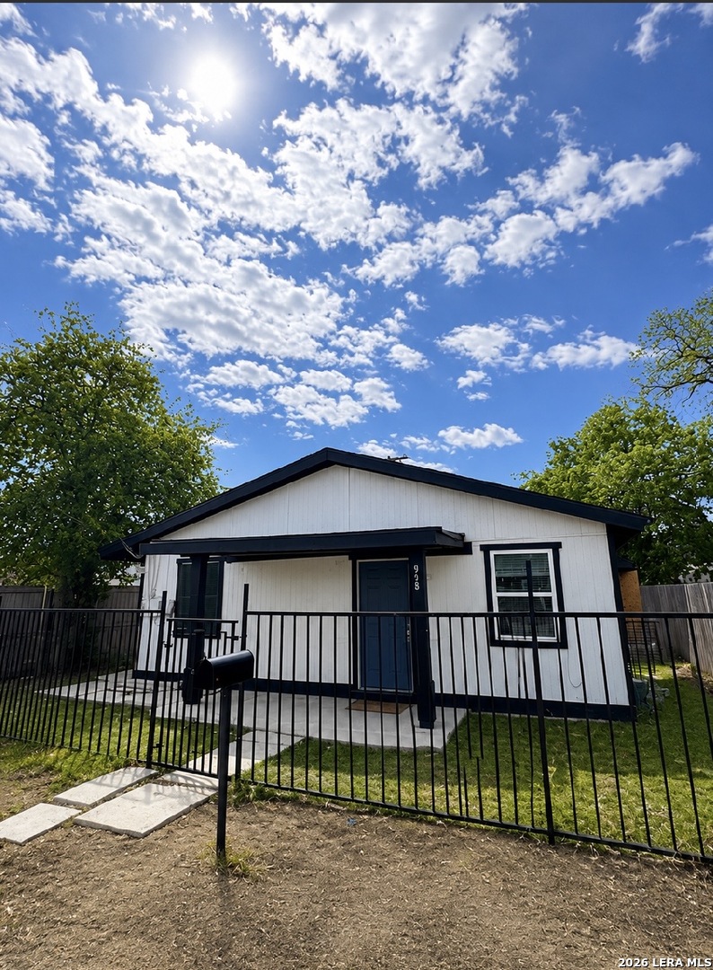 915 N San Marcos San Antonio TX 78207