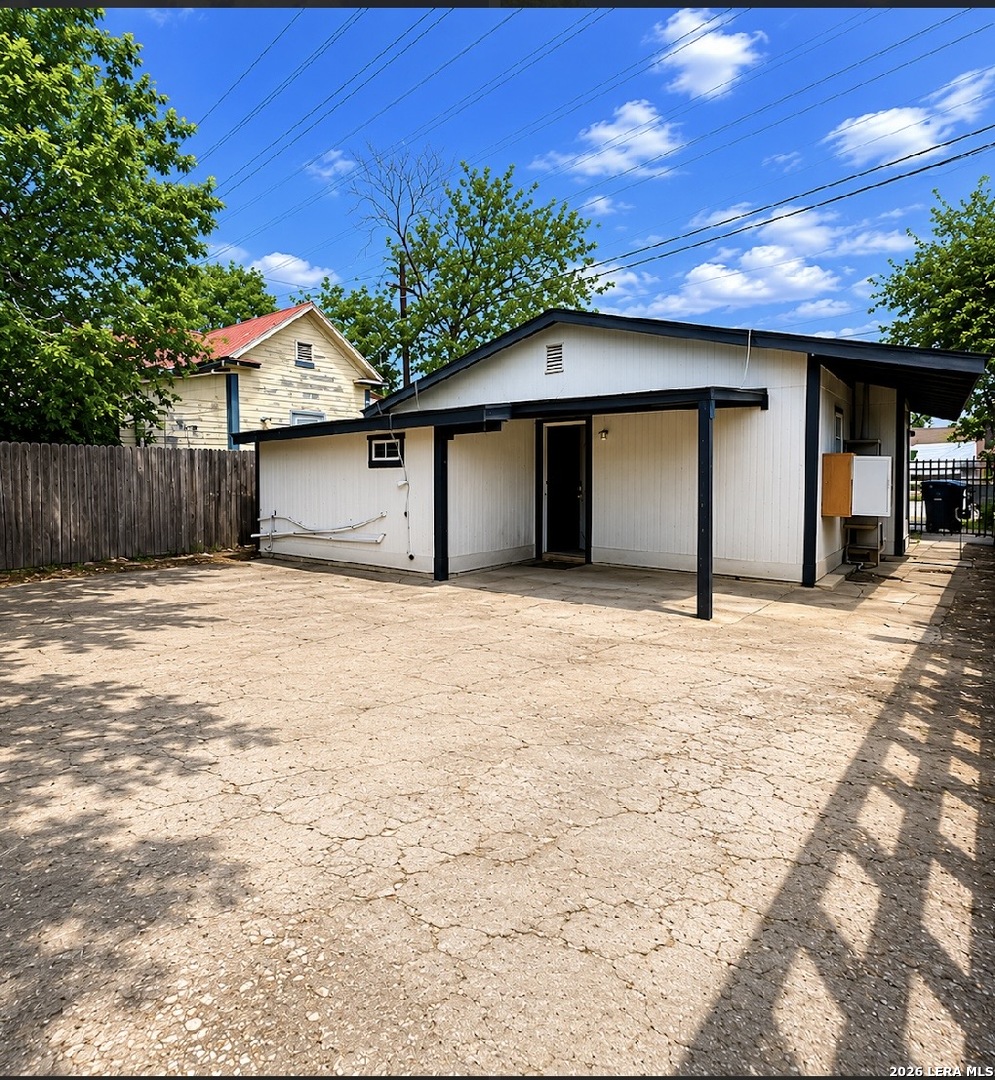 915 N San Marcos San Antonio TX 78207