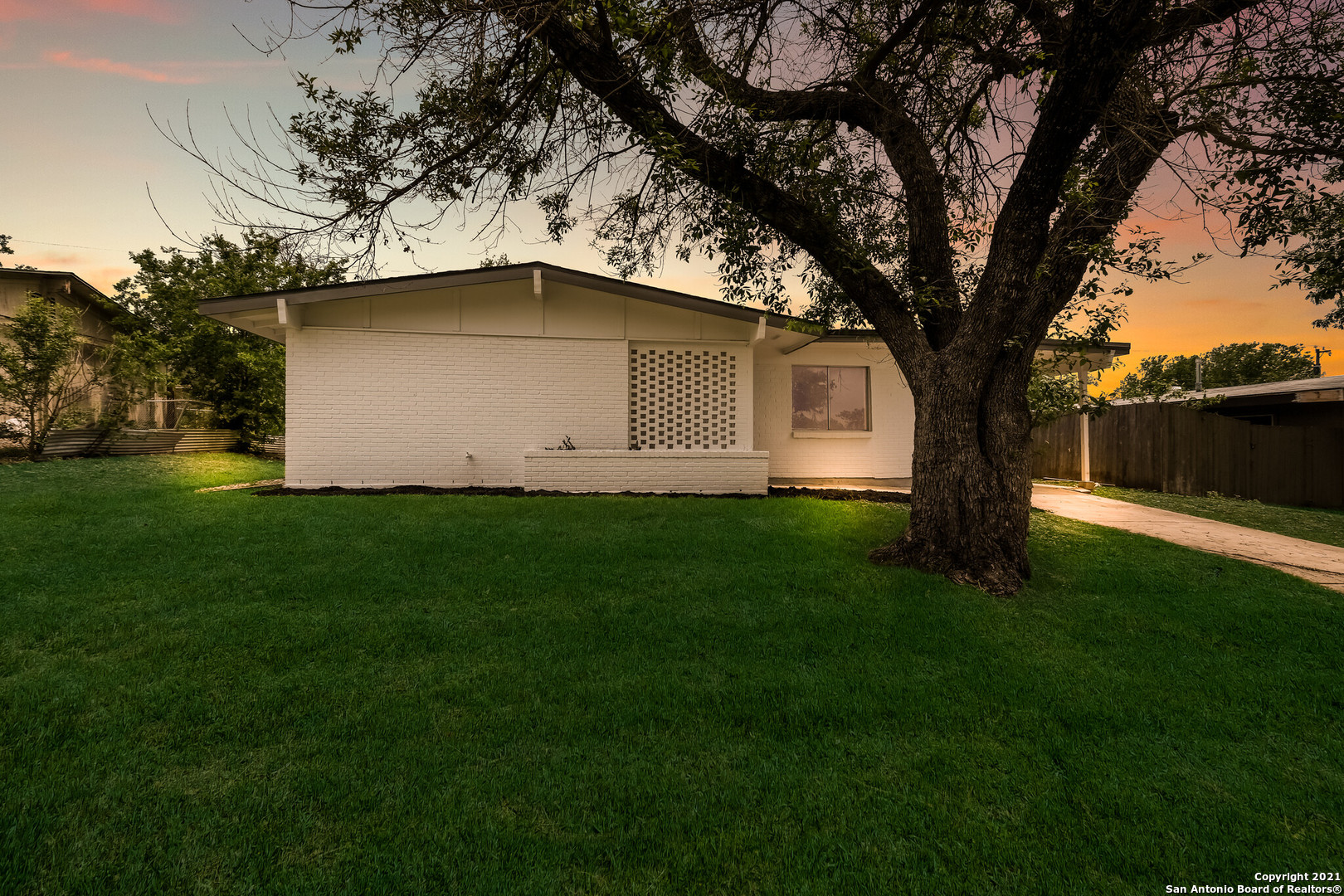 142 Morning Valley Street San Antonio TX 78227