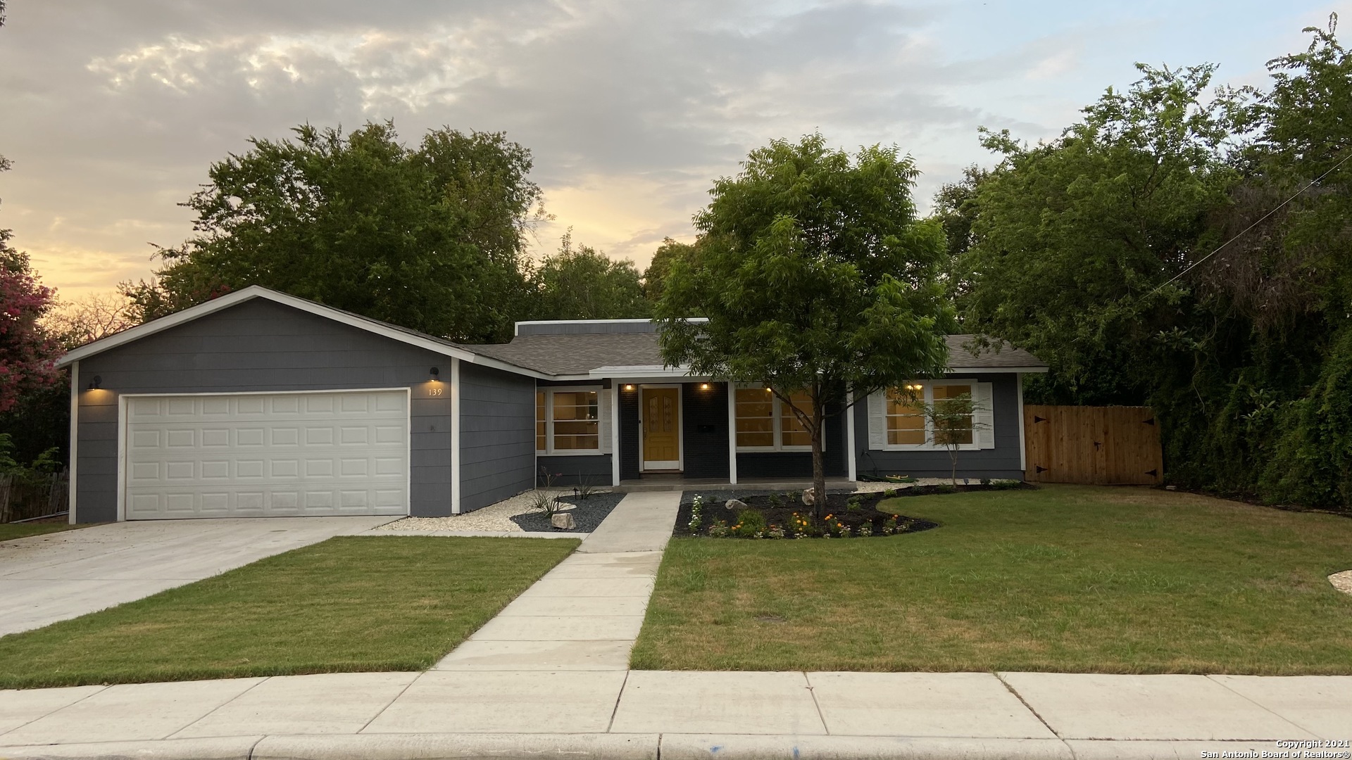 139 E Sunshine Drive San Antonio TX 78228