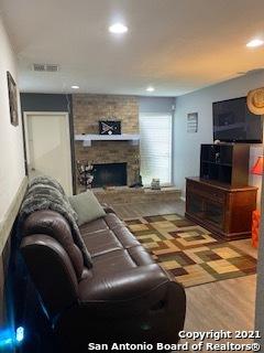 9359 Valley Bend San Antonio TX 78250
