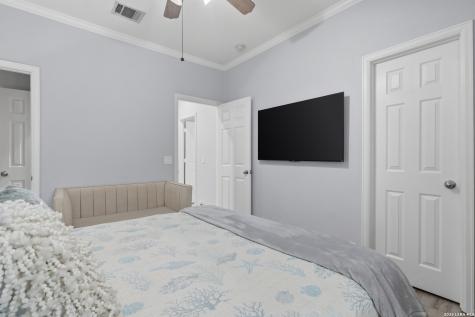8306 Setting Moon San Antonio TX 78255