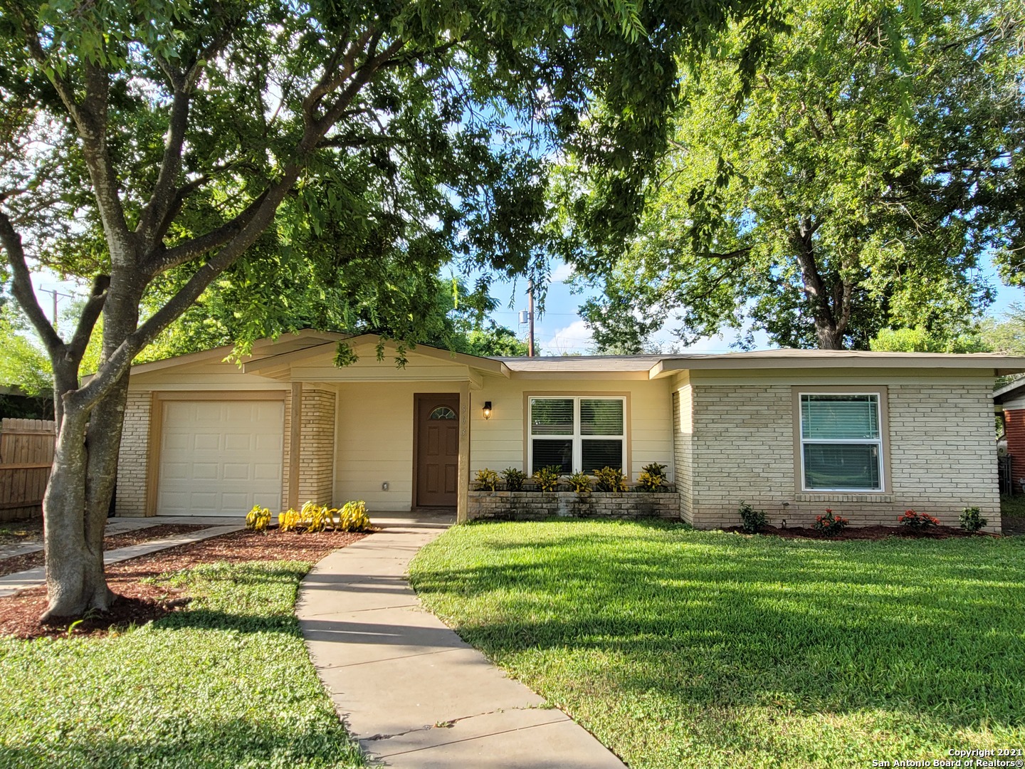 563 Radiance Avenue San Antonio TX 78218