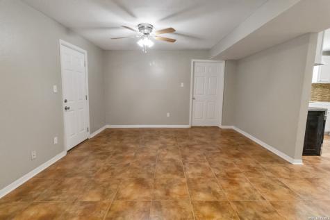 1804 N Mckinley Beeville TX 78102