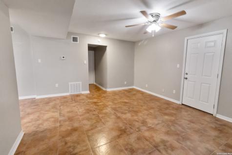 1804 N Mckinley Beeville TX 78102