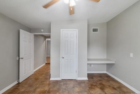1804 N Mckinley Beeville TX 78102