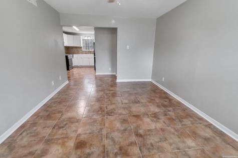 1804 N Mckinley Beeville TX 78102