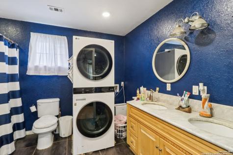 215 & 213 Coughran Pleasanton TX 78064