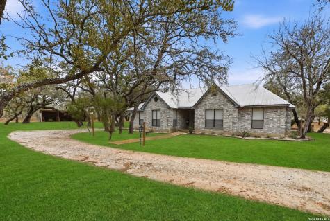 561 County Road 785 Natalia TX 78059