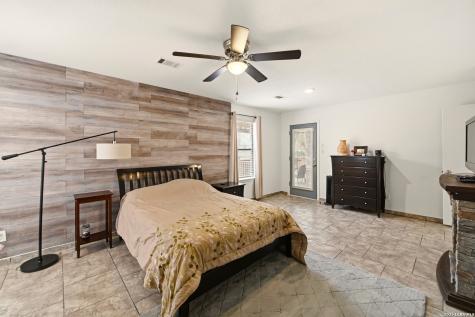 561 County Road 785 Natalia TX 78059