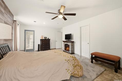 561 County Road 785 Natalia TX 78059