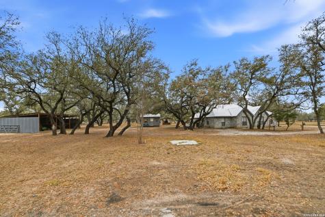 561 County Road 785 Natalia TX 78059