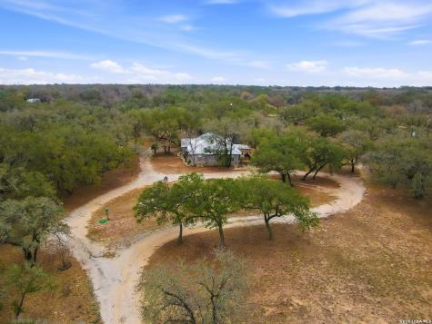 561 County Road 785 Natalia TX 78059