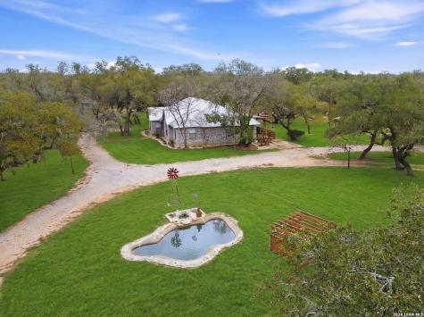 561 County Road 785 Natalia TX 78059