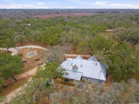 561 County Road 785 Natalia TX 78059