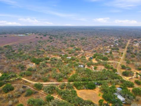 561 County Road 785 Natalia TX 78059