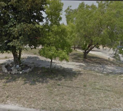 910 Pettus Street Kenedy TX 78119