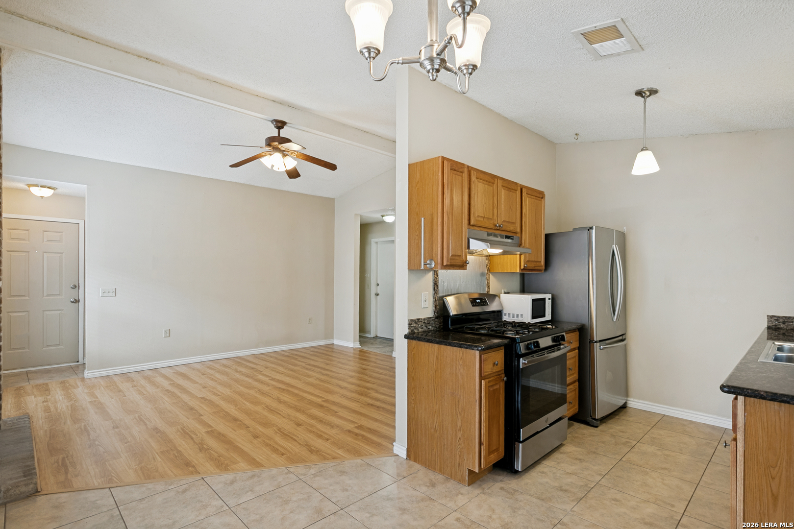 9848 Meadow Way Converse TX 78109