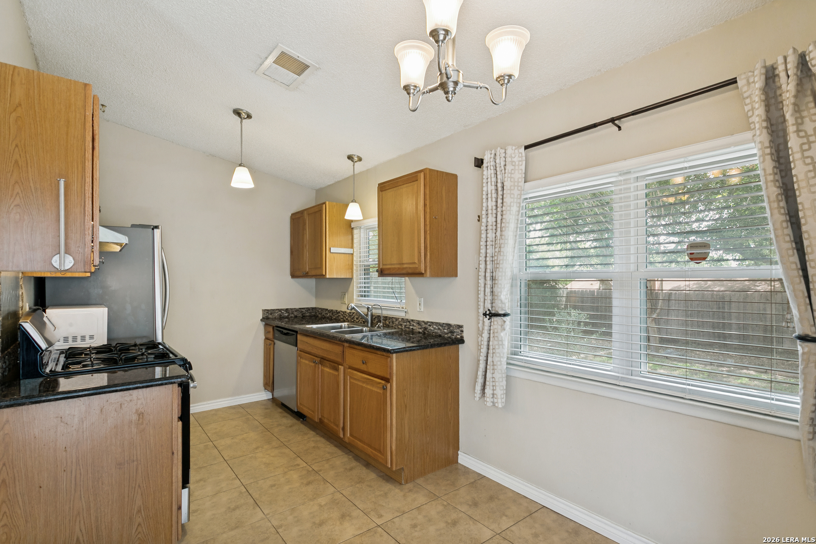 9848 Meadow Way Converse TX 78109