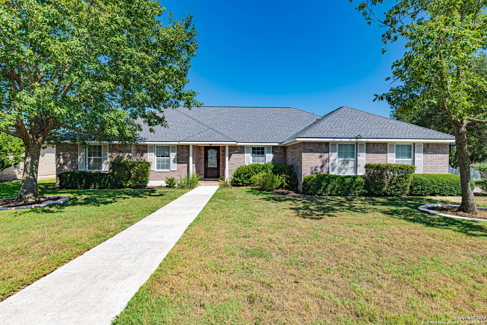 112 Alexandria La Vernia TX 78121