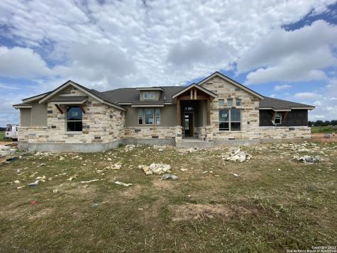 111 Clarence Drive Floresville TX 78114