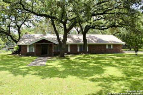 1227 Yellowstone Street Pleasanton TX 78064