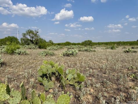 Tbd Lot 62 E Cr 1647 Moore TX 78057