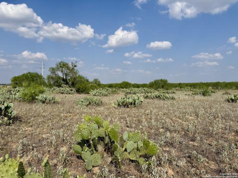 Tbd Lot 62 E Cr 1647 Moore TX 78057