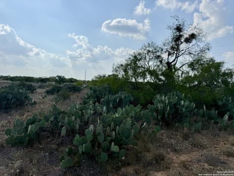 Tbd Lot 62 E Cr 1647 Moore TX 78057
