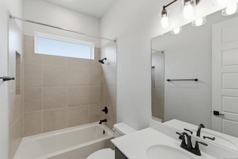 109 La Jara Boerne TX 78006