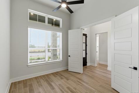 109 La Jara Boerne TX 78006
