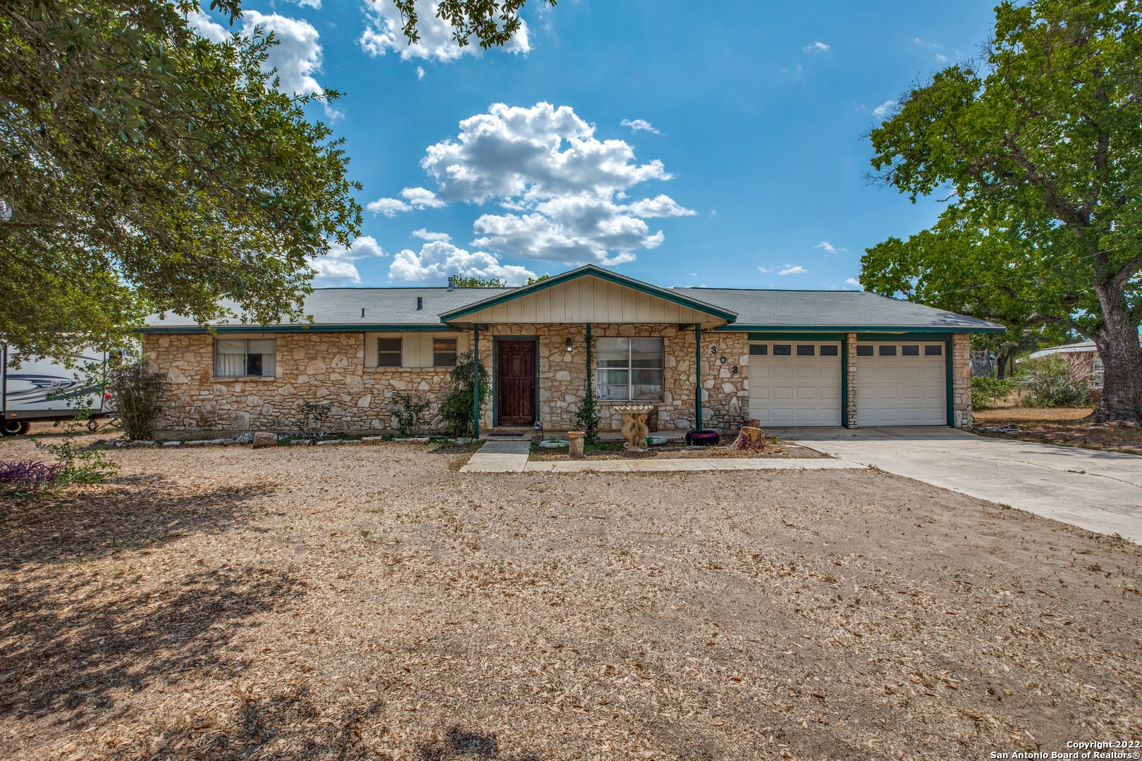 303 Dry Hollow Road La Vernia TX 78121