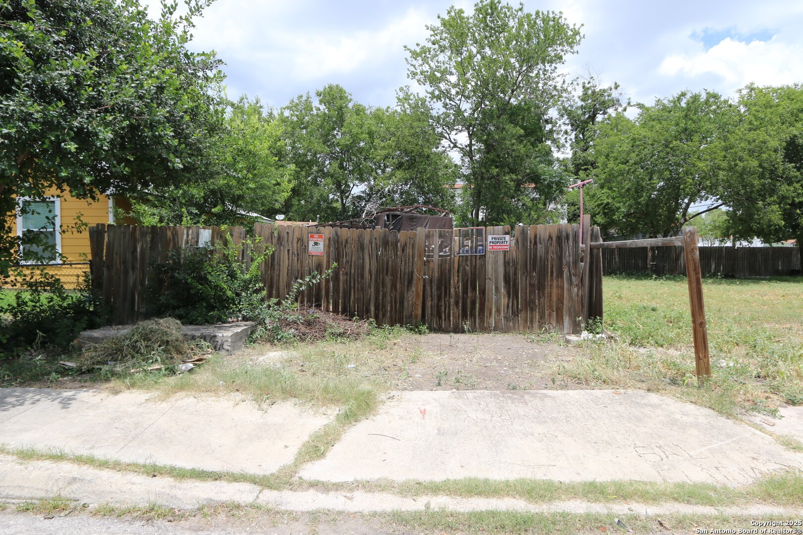 1607 San Carlos San Antonio TX 78207
