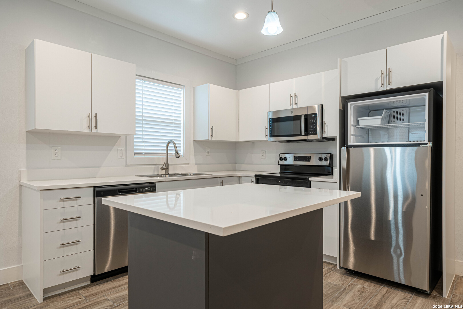 2111 W Houston San Antonio TX 78207