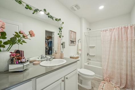 13511 Barton Cove San Antonio TX 78253