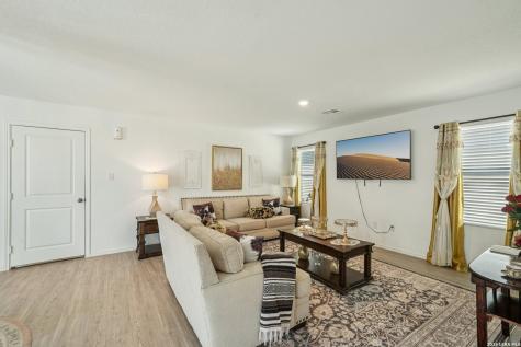 13511 Barton Cove San Antonio TX 78253