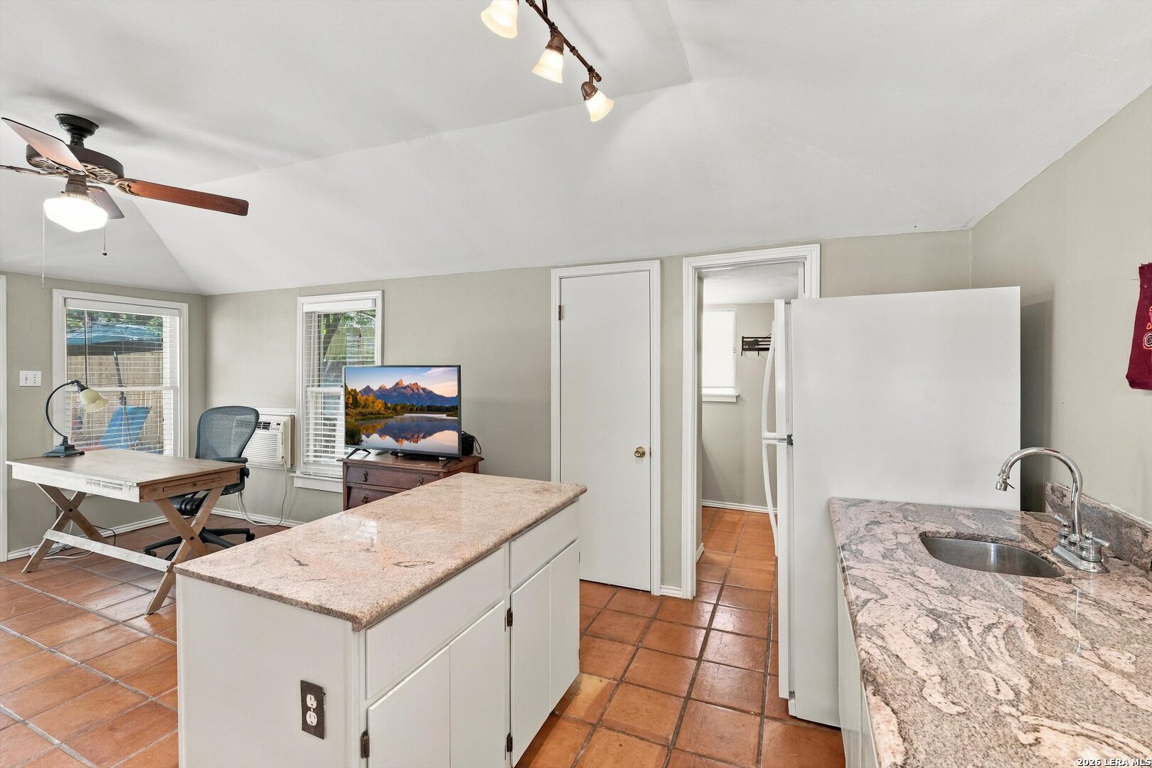 424 Canterbury Hill Street Terrell Hills TX 78209