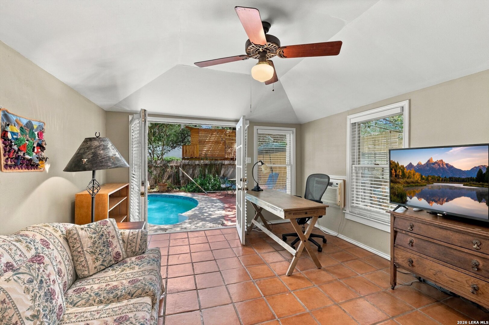 424 Canterbury Hill Street Terrell Hills TX 78209