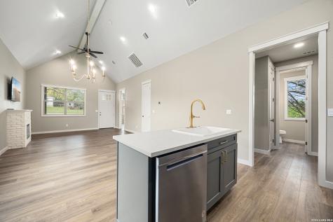 1454 Laurie Drive Canyon Lake TX 78133