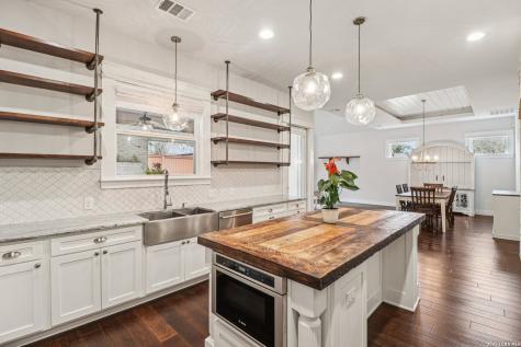 115 & 113 E Evergreen Boerne TX 78006