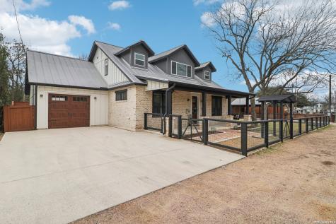 115 & 113 E Evergreen Boerne TX 78006