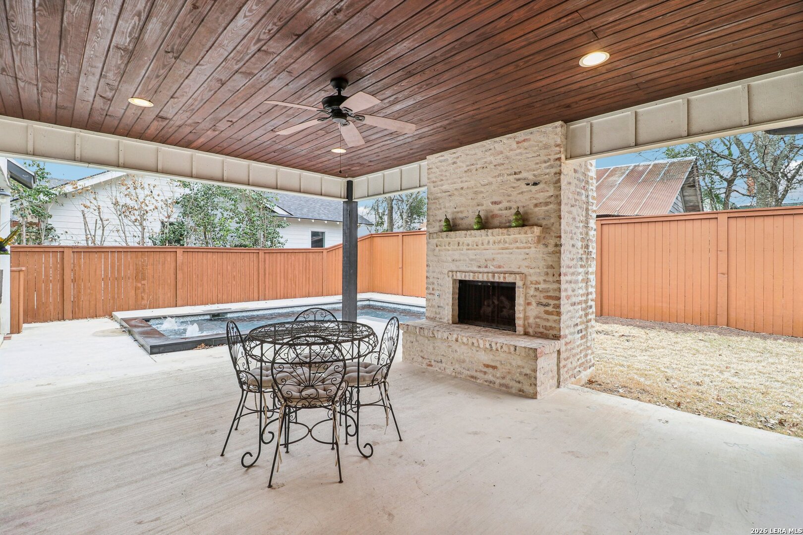 115 & 113 E Evergreen Boerne TX 78006