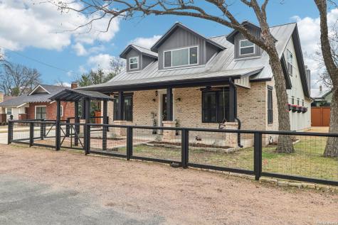 115 & 113 E Evergreen Boerne TX 78006