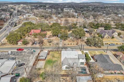 115 & 113 E Evergreen Boerne TX 78006