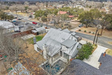 115 & 113 E Evergreen Boerne TX 78006